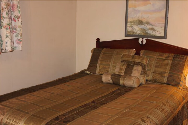 JAYES TIMBERLANE RESORT