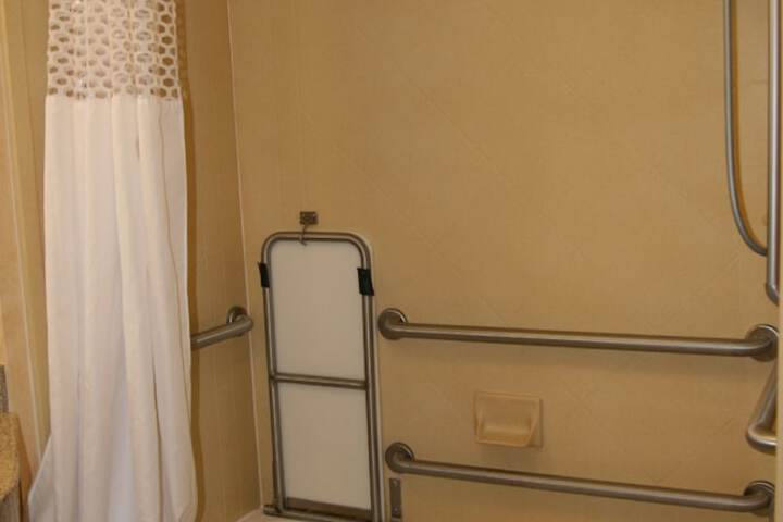 Room 30 of 94
