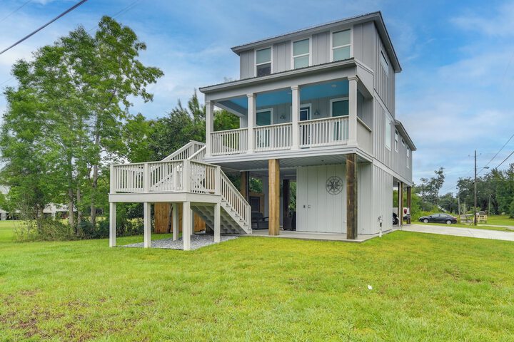 Modern Waveland Home w / Deck - Walk to the Beach!