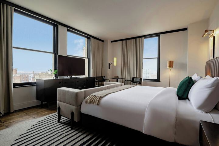 Surety Hotel Autograph Collection