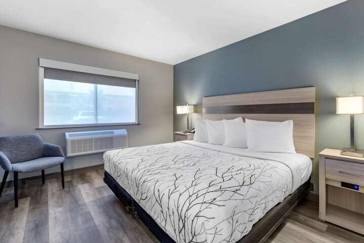 Room 16 of 25