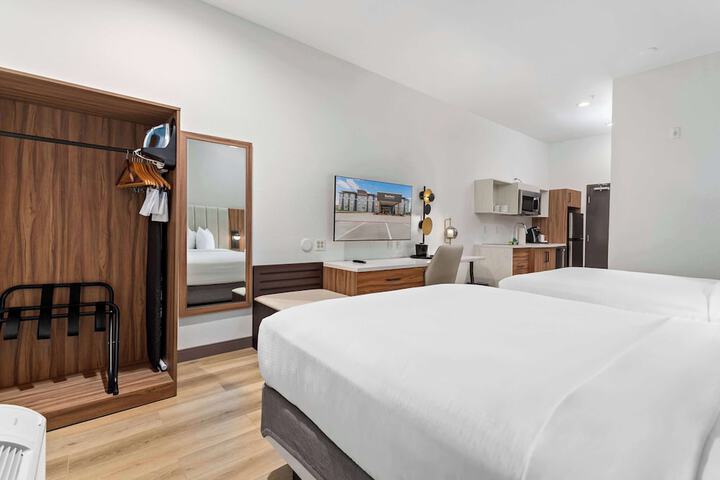 Room 44 of 54