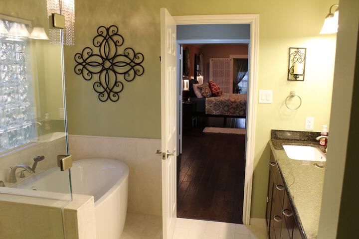 Maple Creek Bed and Breakfast