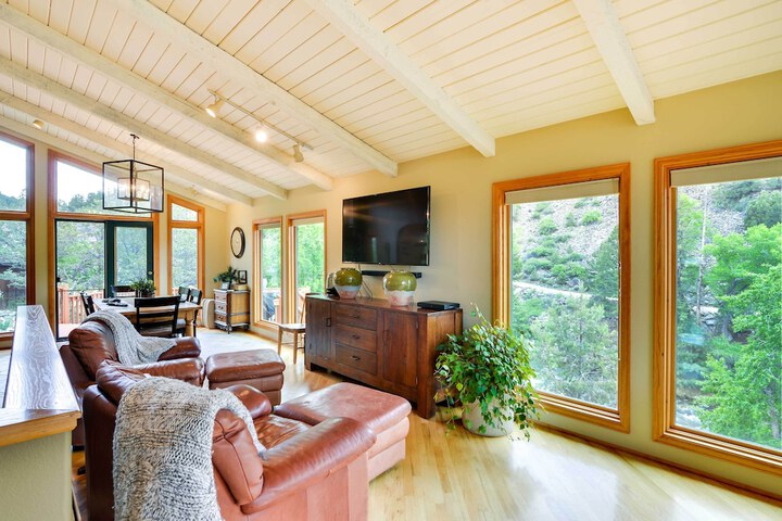 Buena Vista Retreat: Steps To Arkansas River!