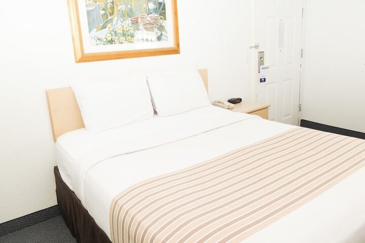 Room 30 of 44