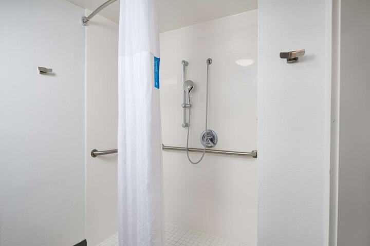 Room 20 of 38