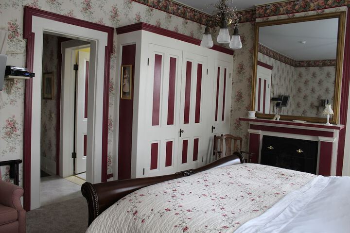 Room 24 of 63