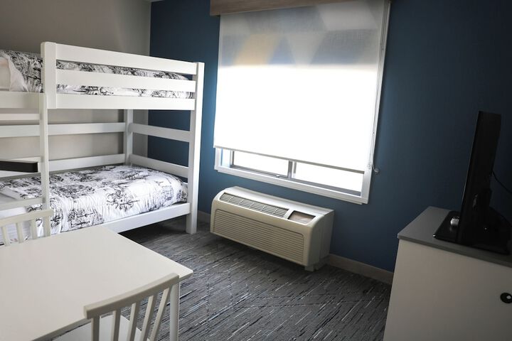 Holiday Inn Express Hotel & Suites Douglas by IHG