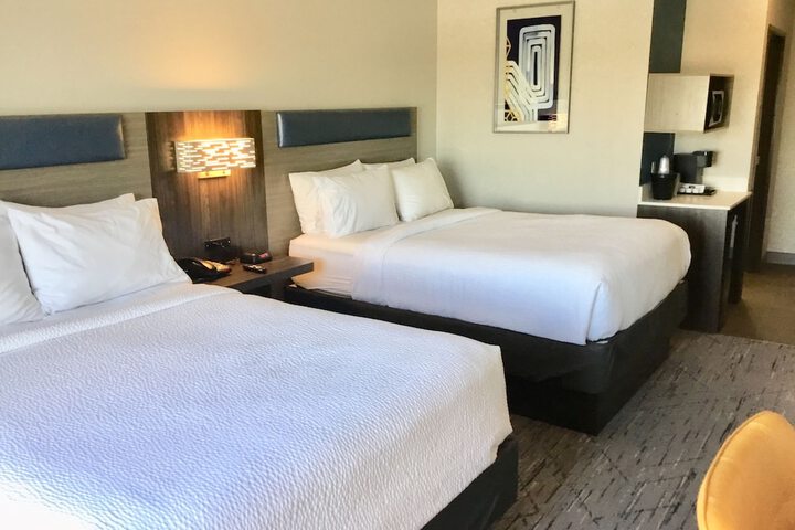Room 9 of 30