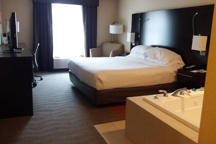 Room 42 of 99