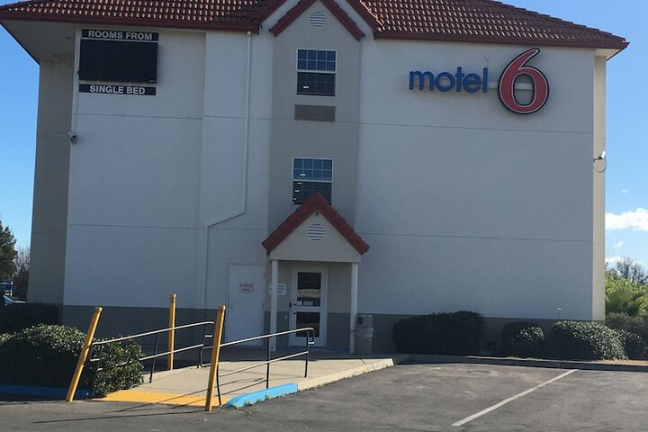 Motel 6 Dixon CA