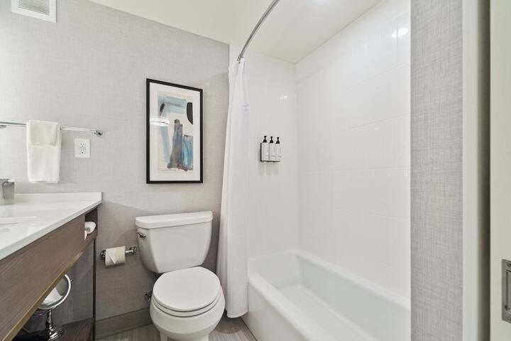 Crowne Plaza Lansing by IHG