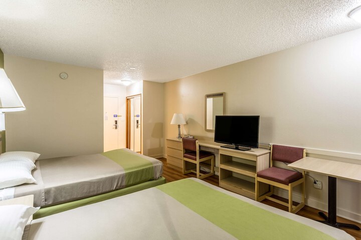 Room 25 of 37