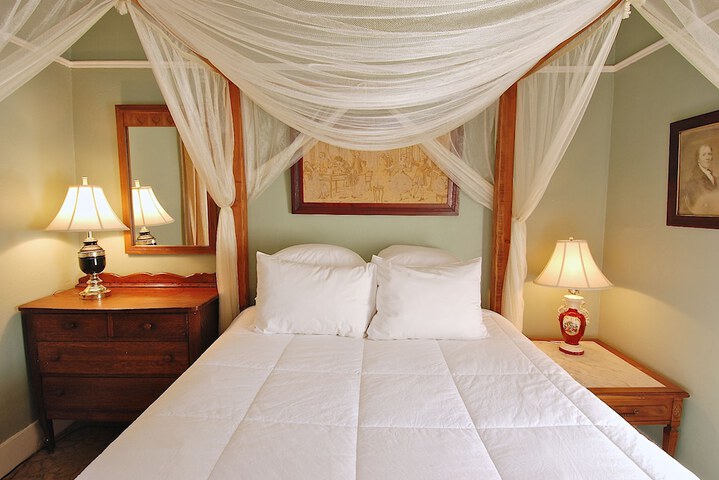 Room 18 of 30