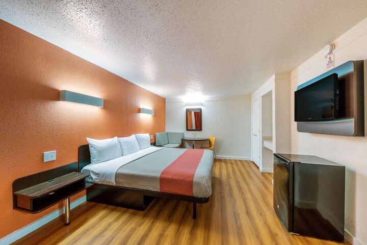 Motel 6 Dallas TX - Farmers Branch