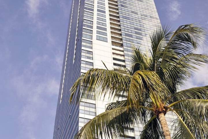 Four Seasons Hotel Miami