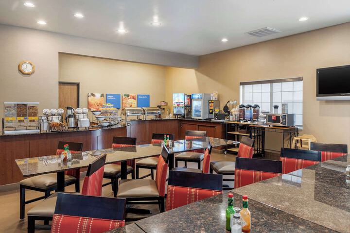 Breakfast/Coffee Service 120 of 132
