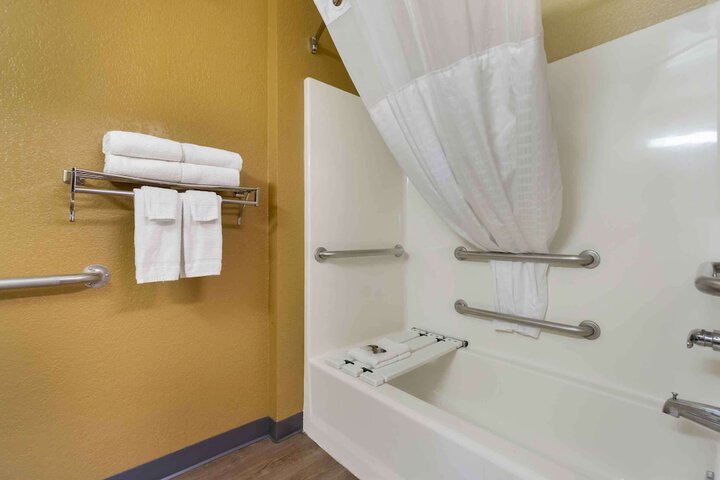 Room 18 of 31