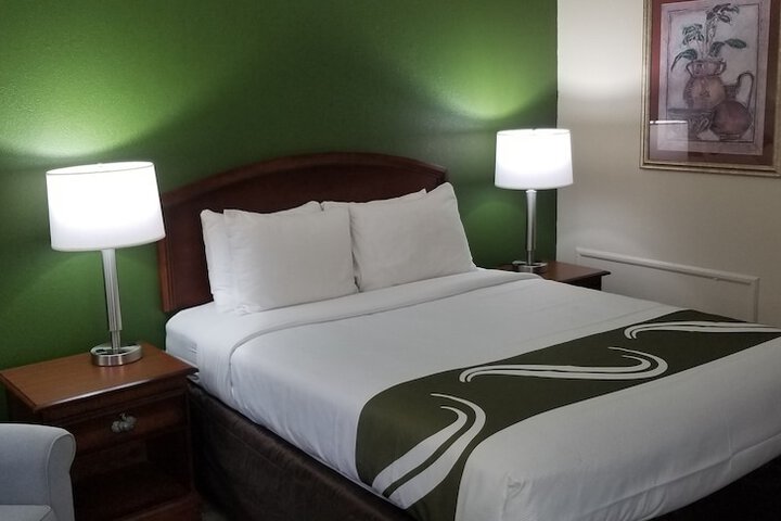 Room 33 of 67