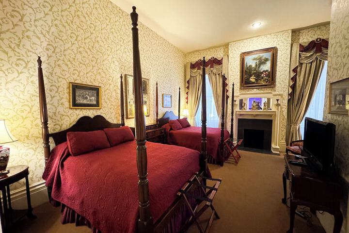 Room 58 of 142