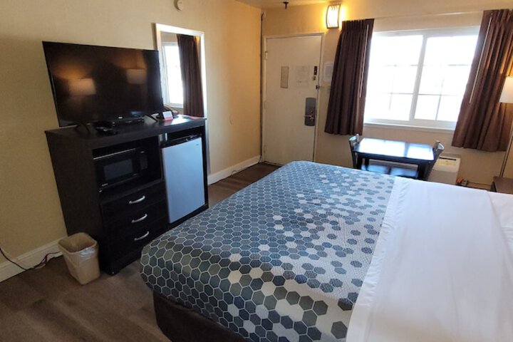 Room 18 of 21