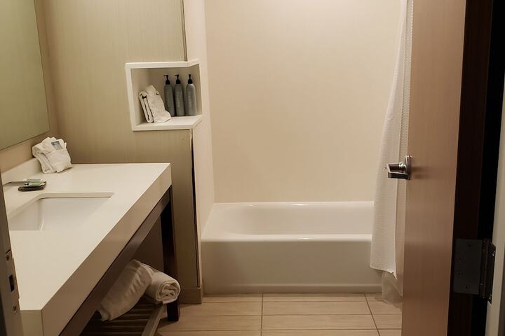Room 11 of 37