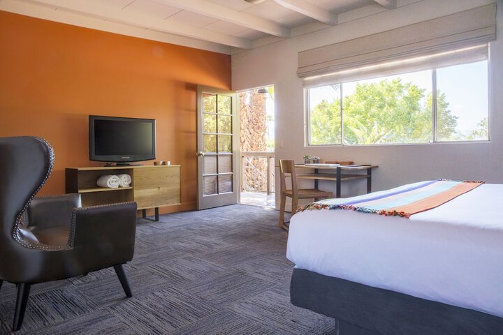 Room 44 of 68