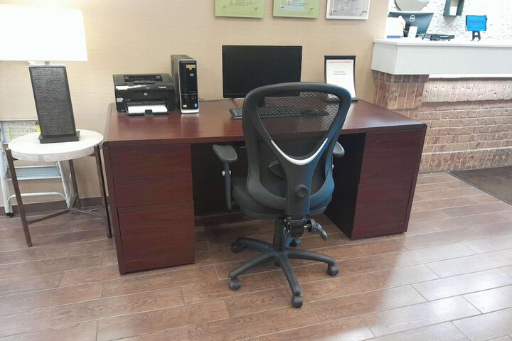 Business Center 38 of 39
