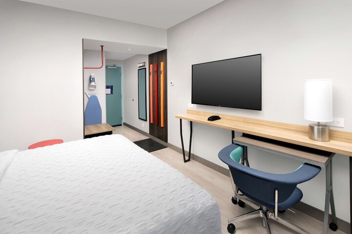 Room 10 of 25