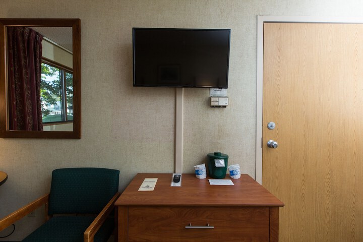 Room 27 of 77