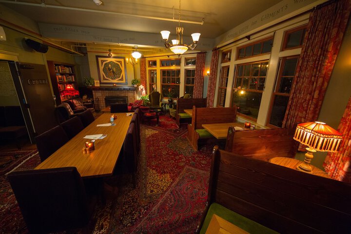 Lounge 79 of 138