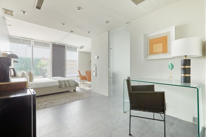 Room 10 of 70