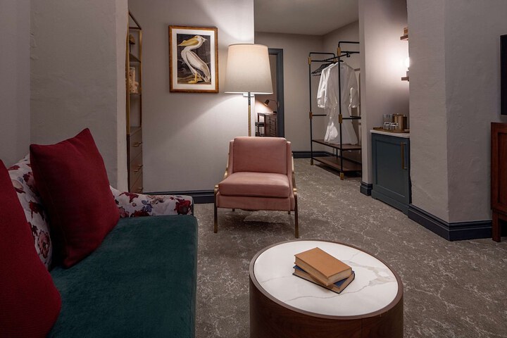 Room 44 of 72