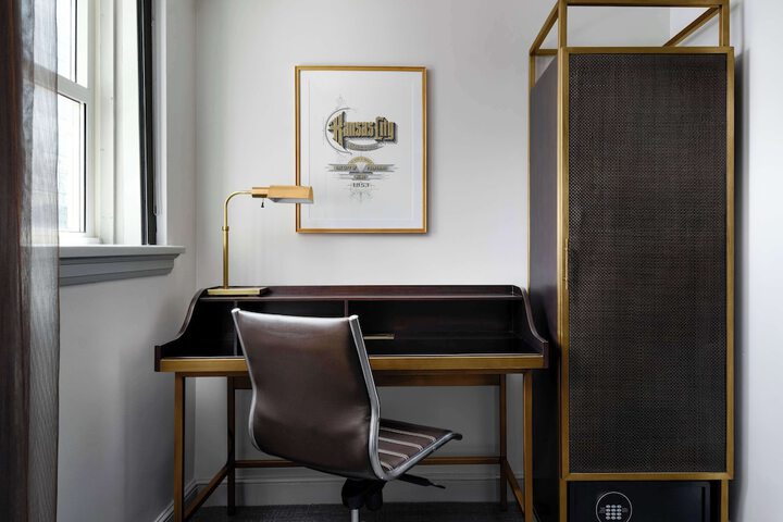 Hotel Phillips Kansas City Curio Collection by Hilton