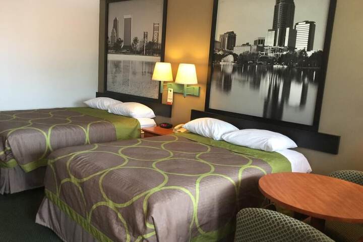 Room 12 of 19