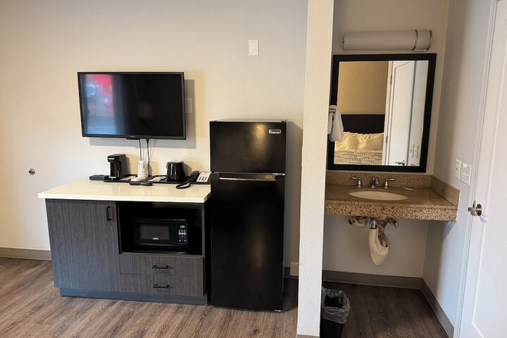 Studio 6 Suites Vancouver Wa - Waterfront