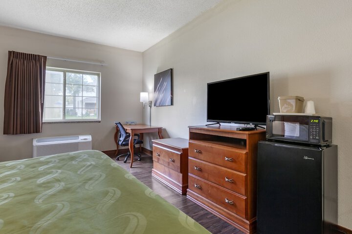Room 25 of 29