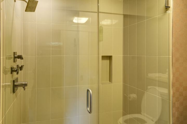 Room 77 of 108