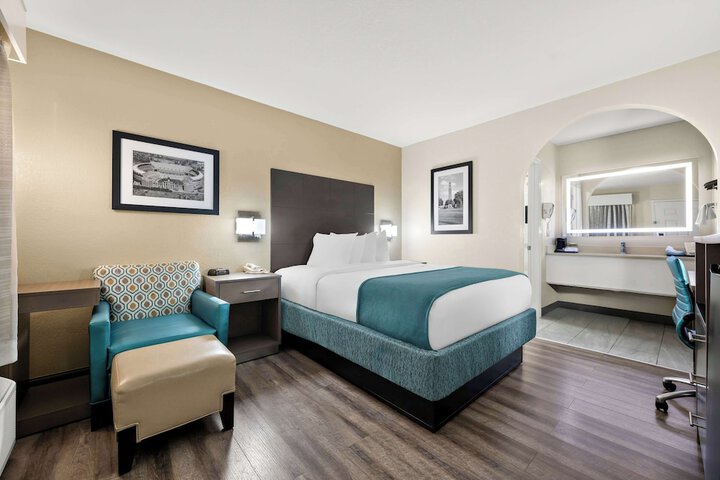 Room 15 of 24