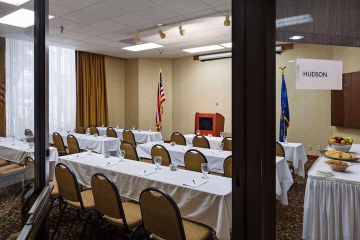 Radisson Hotel Bismarck