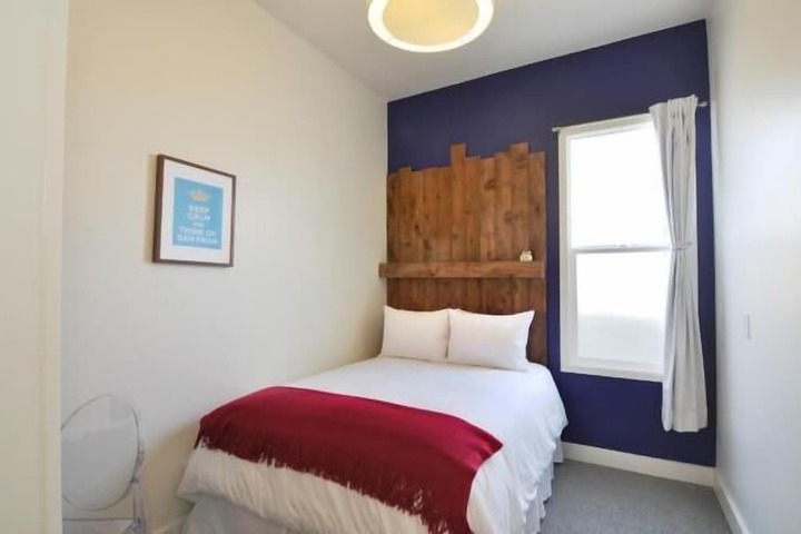 Room 26 of 66