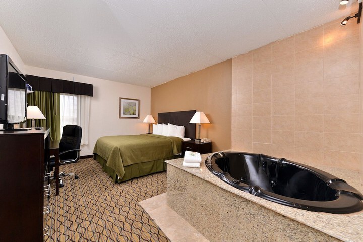 Room 9 of 31