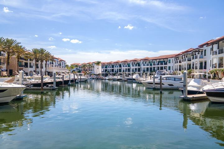 Naples Bay Resort & Marina