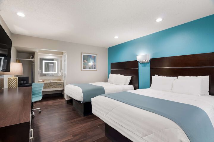 Room 13 of 26