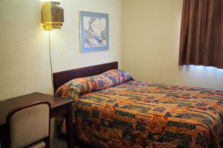 Room 16 of 44