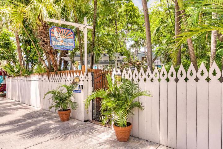 Key West Harbor Inn - Adults Only