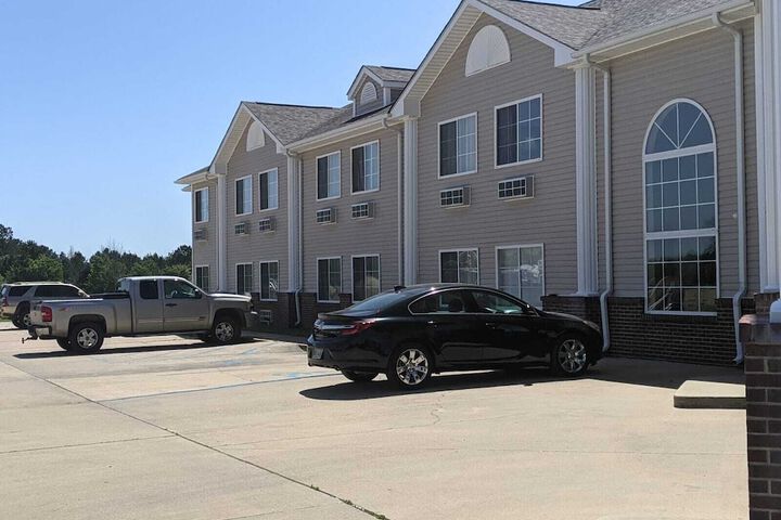 Heritage Inn & Suites