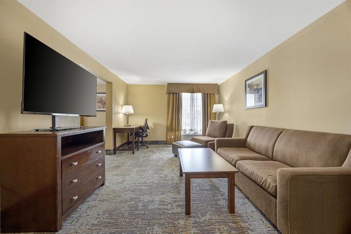 Best Western Plus Prairie Inn