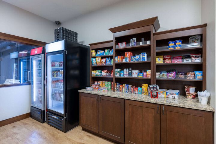 Super 8 by Wyndham Belgrade / Bozeman Airport