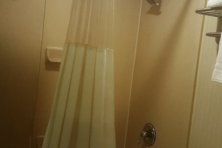 Room 17 of 27